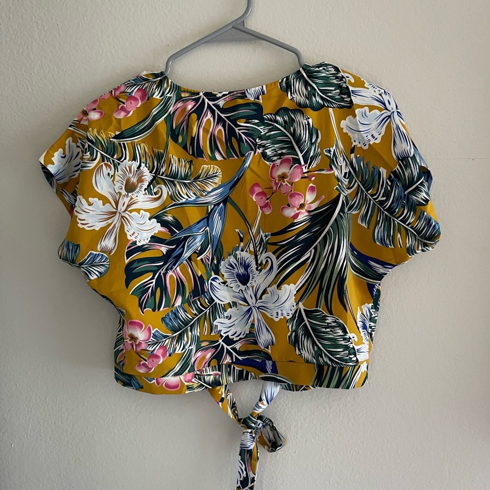 Flower Top - Picture 2 of 3